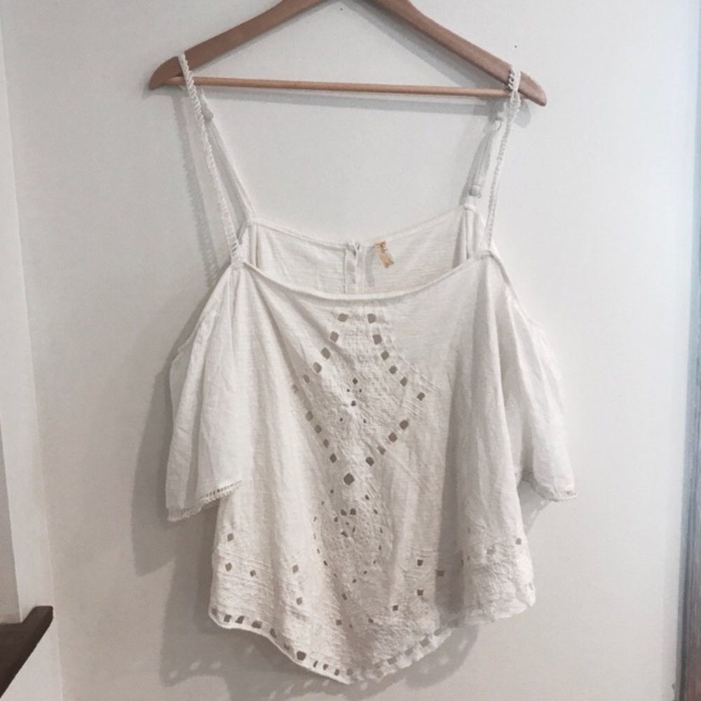 Free People white bohemian Top! Size large!